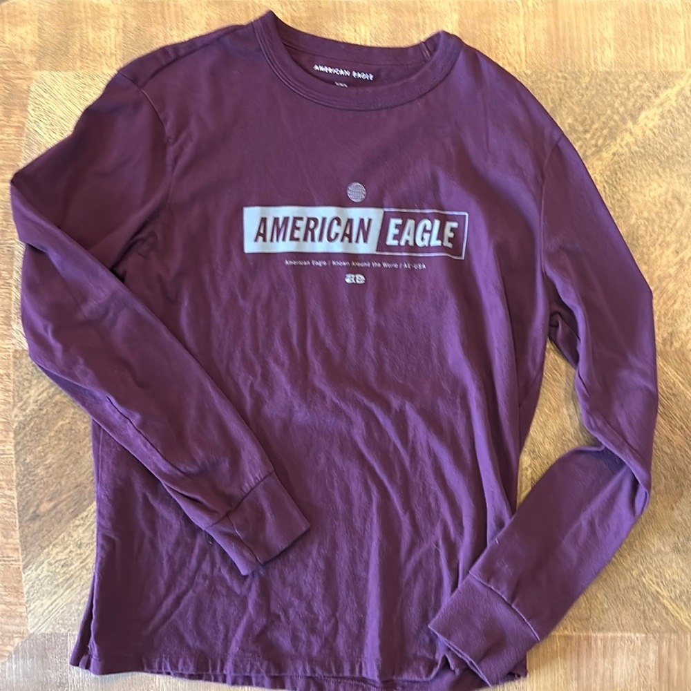 American Eagle Long Sleeve T-shirt
